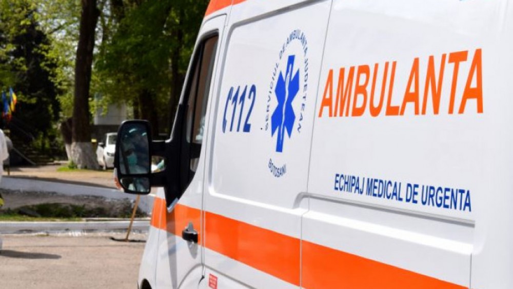 Bărbat de 47 de ani găsit mort pe stradă, după ce a refuzat să intre în spital pentru a fi consultat